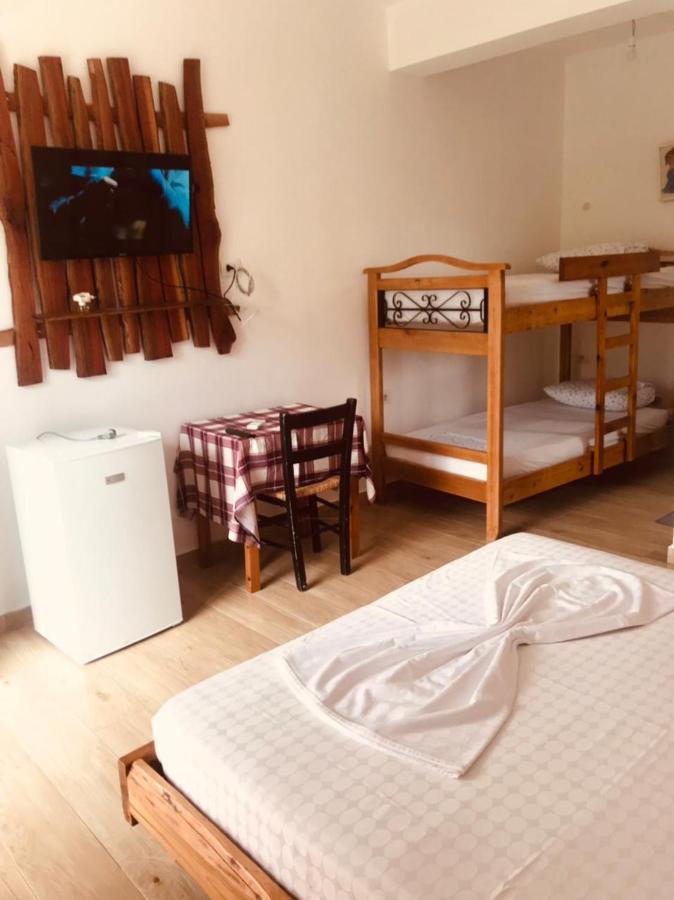 Tropikal - Freskia Bunec Sarandë Exteriér fotografie