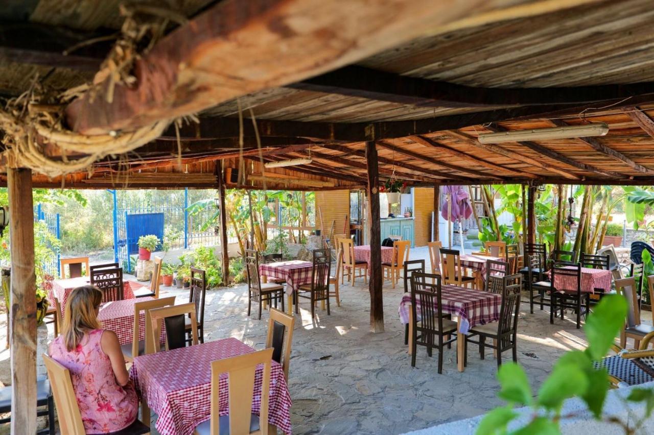Tropikal - Freskia Bunec Sarandë Exteriér fotografie