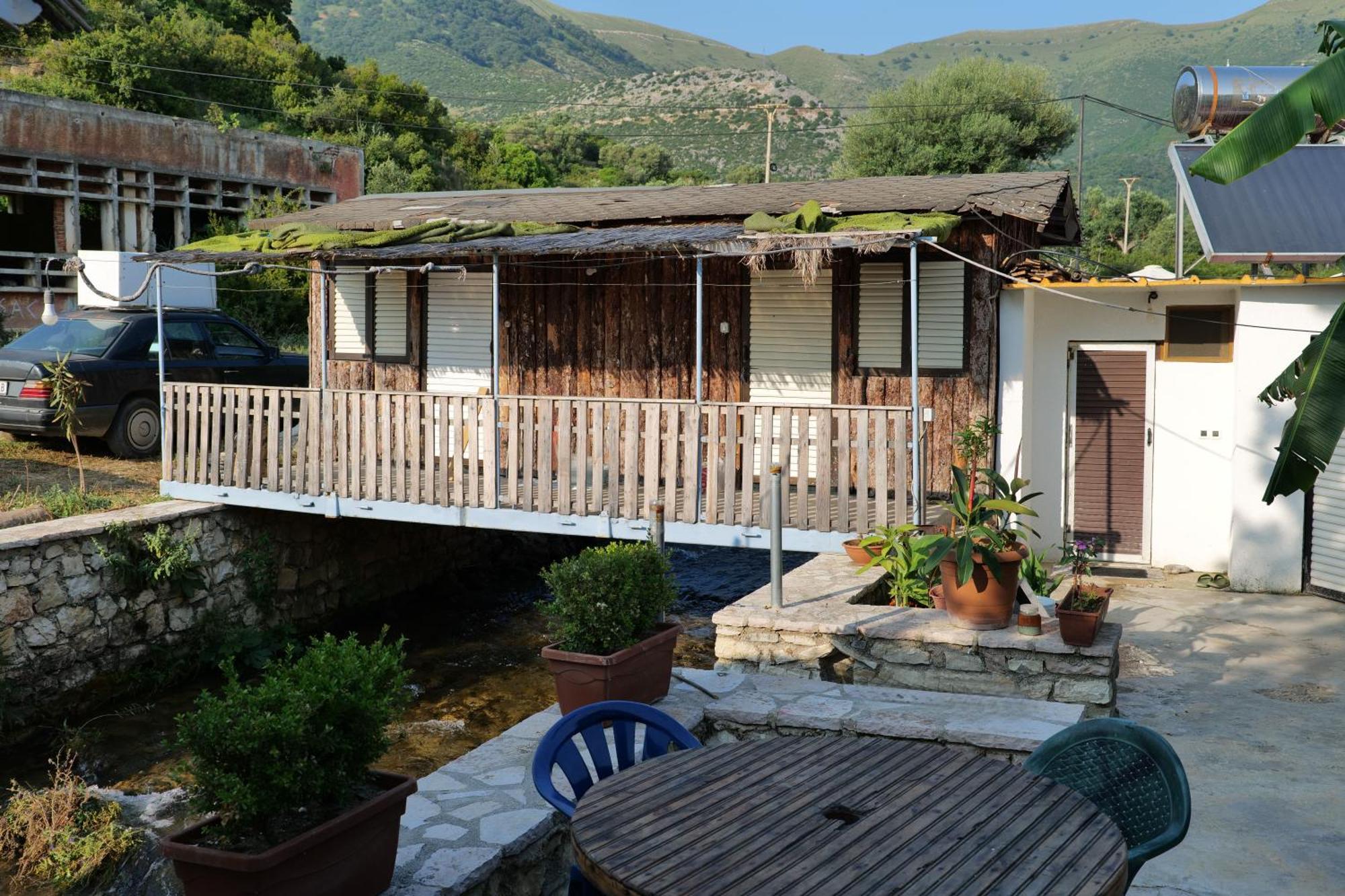 Tropikal - Freskia Bunec Sarandë Exteriér fotografie