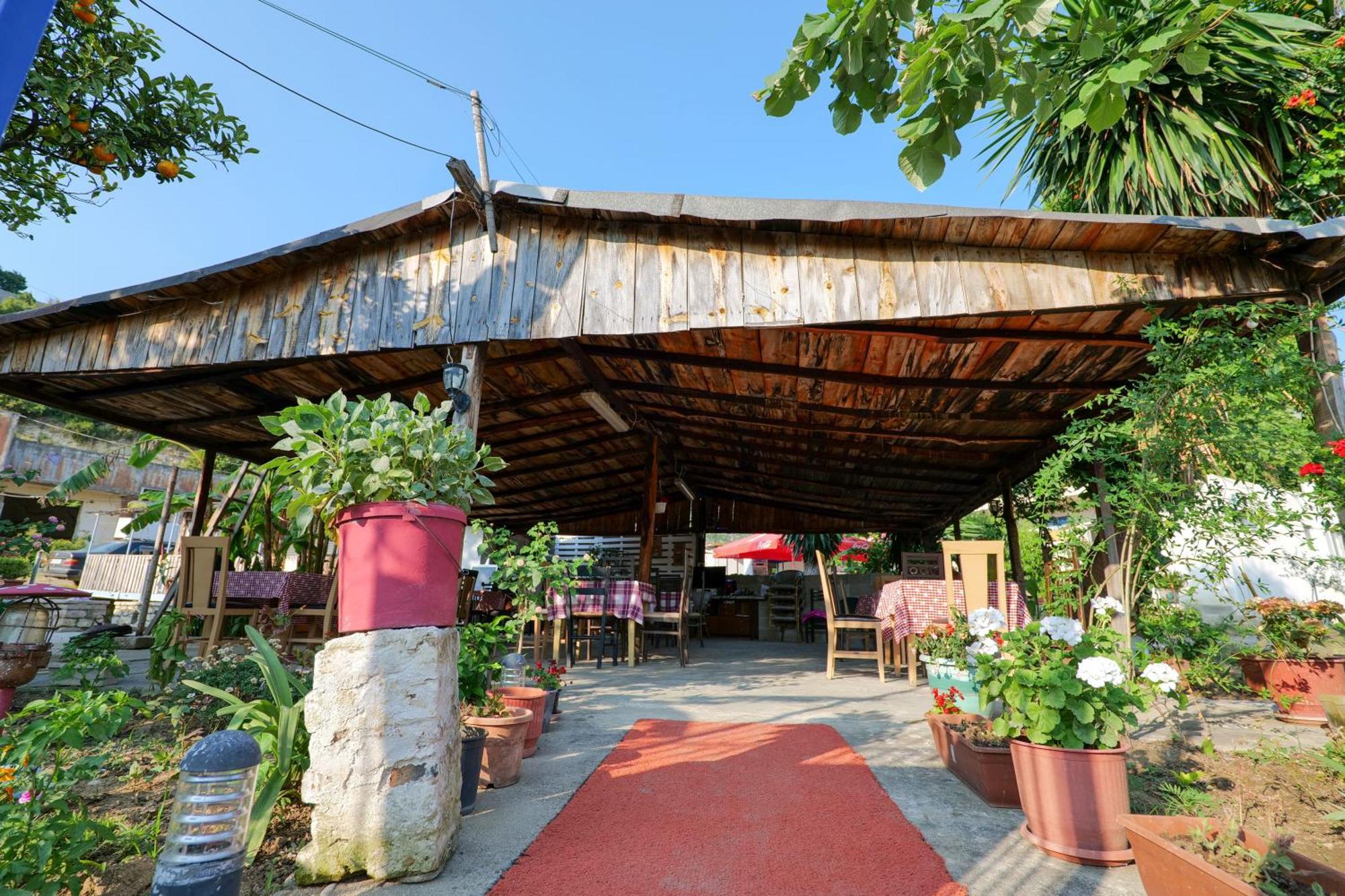 Tropikal - Freskia Bunec Sarandë Exteriér fotografie