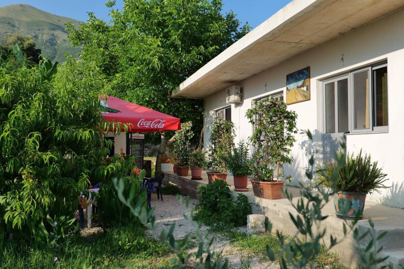 Tropikal - Freskia Bunec Sarandë Exteriér fotografie