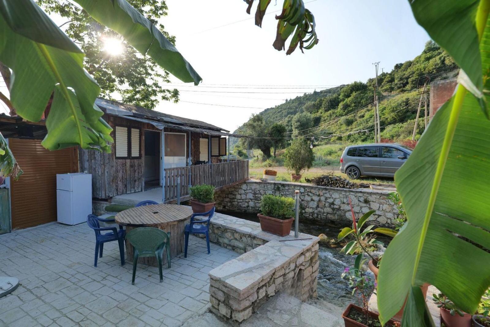 Tropikal - Freskia Bunec Sarandë Exteriér fotografie